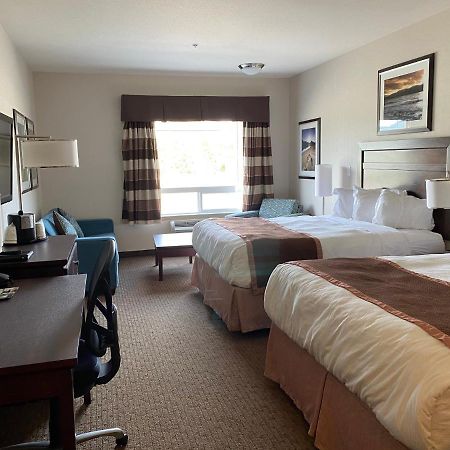 Ramada By Wyndham Creston Hotel Exterior photo