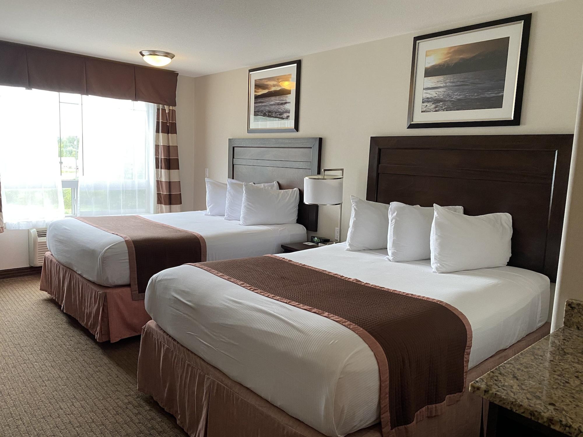 Ramada By Wyndham Creston Hotel Exterior photo
