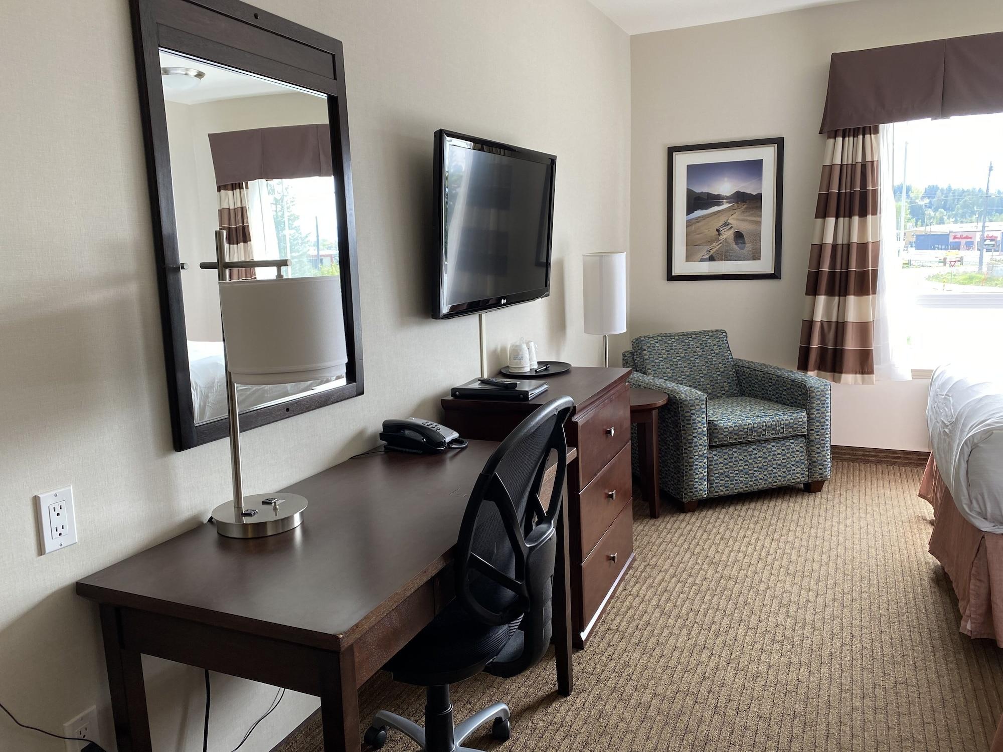 Ramada By Wyndham Creston Hotel Exterior photo