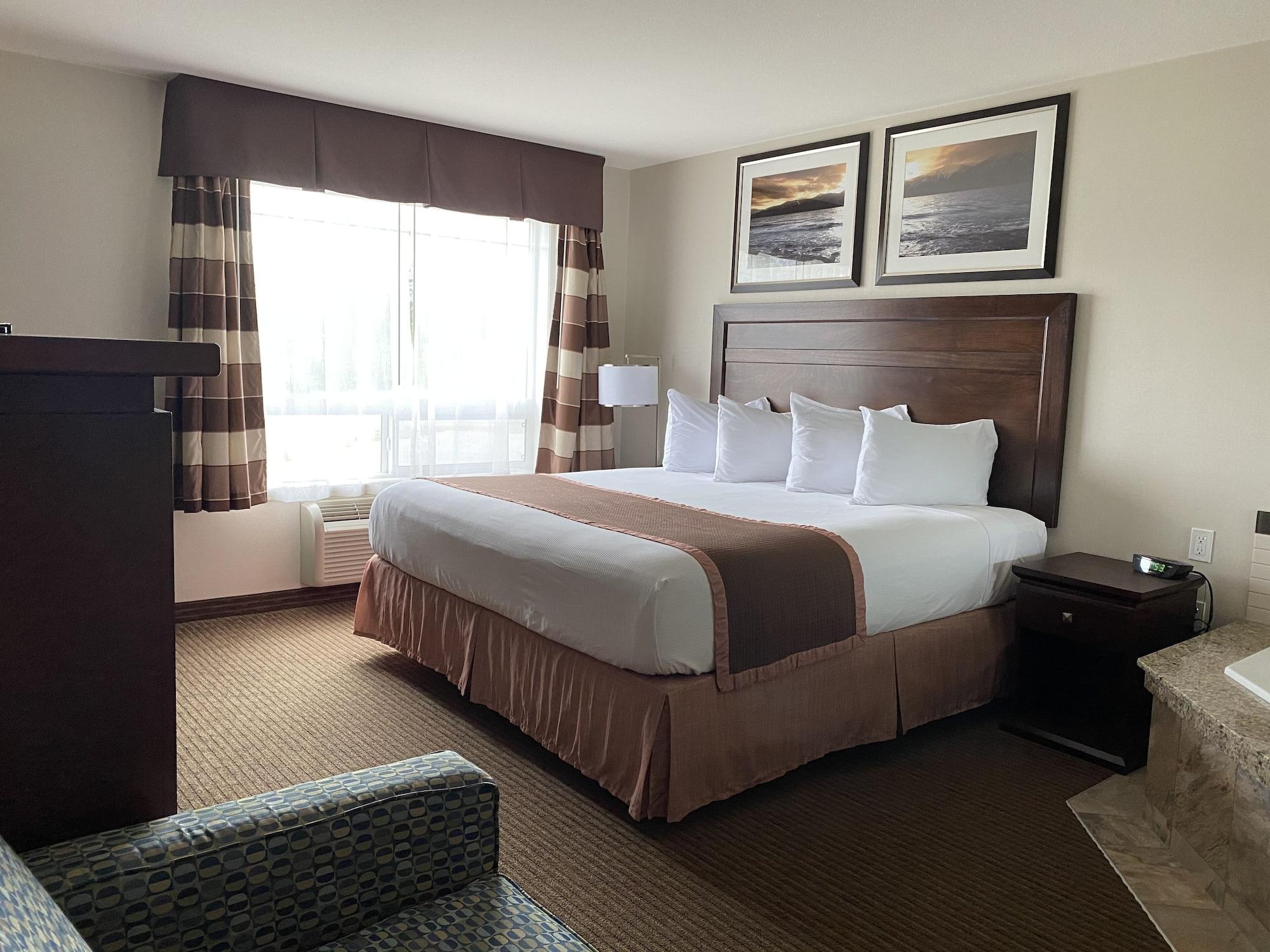 Ramada By Wyndham Creston Hotel Exterior photo