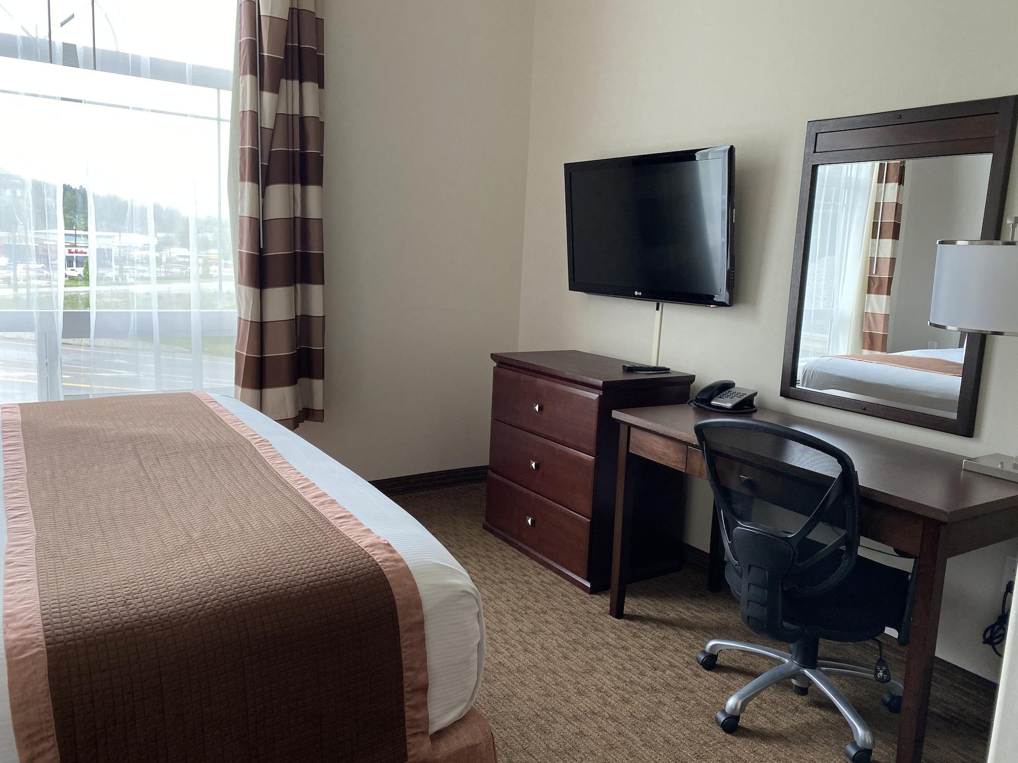 Ramada By Wyndham Creston Hotel Exterior photo