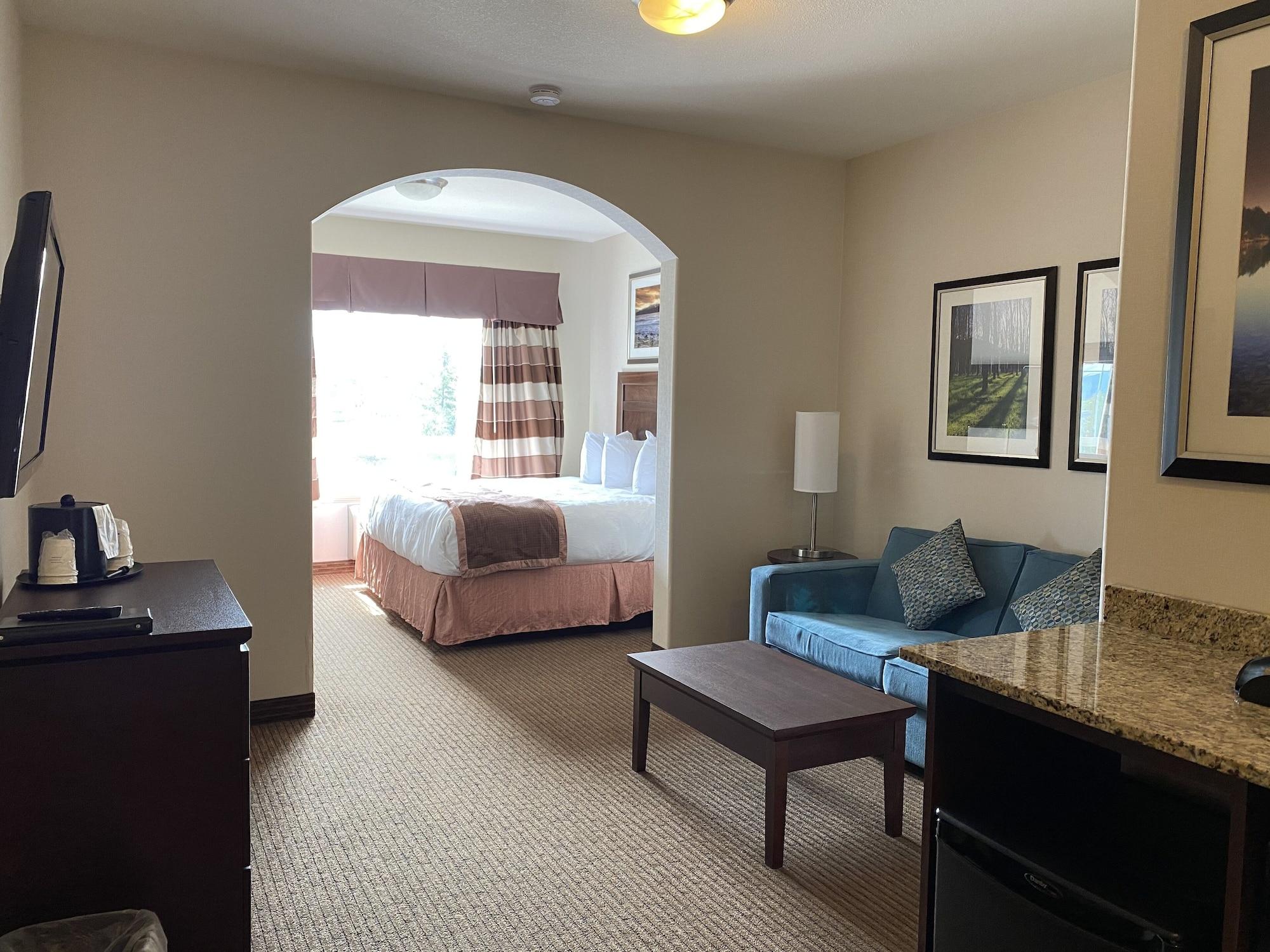 Ramada By Wyndham Creston Hotel Exterior photo